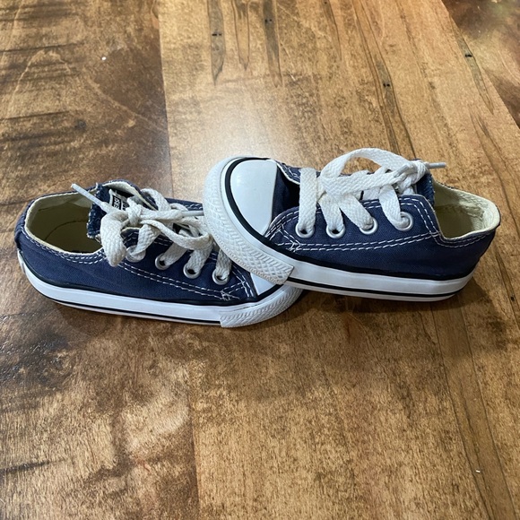 Chuck Taylor All Star Classic Converse Kids Sneakers in Navy Blue - Size 5 - Picture 4 of 7